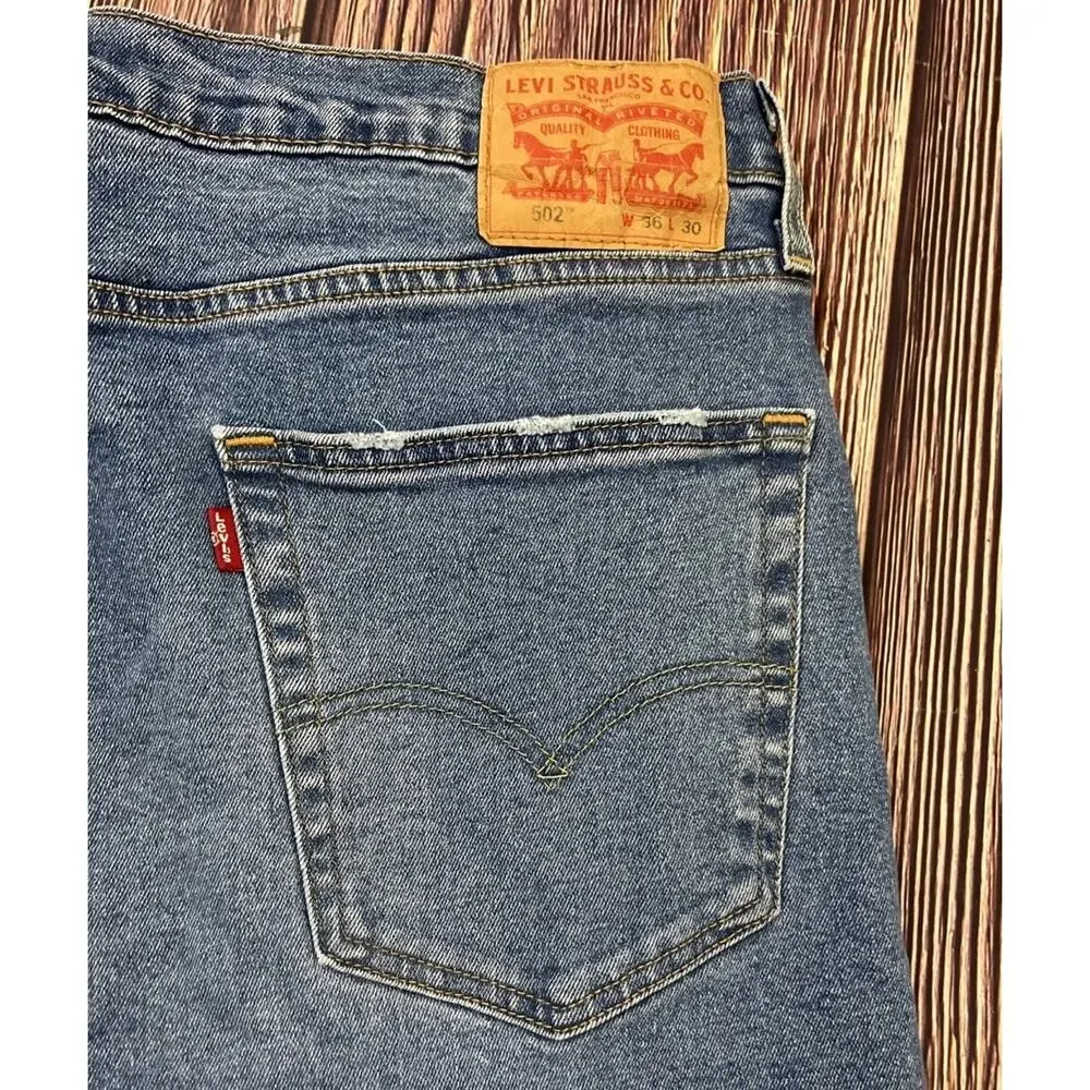 Levis 502 Regular Taper Blue Jeans Mens Size 36x30 (Measures 36x28)